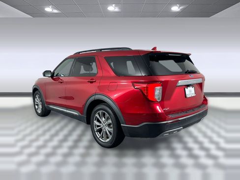 Used 2020 Ford Explorer XLT w/ Equipment Group 202A image 3