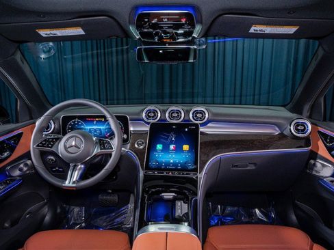 New 2026 Mercedes-Benz GLC 300 image 13
