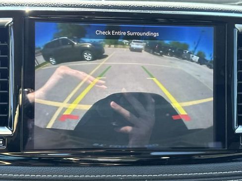 Used 2023 Chrysler Pacifica Limited FWD image 15