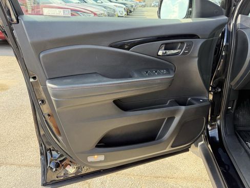 Used 2022 Honda Ridgeline Black Edition image 11