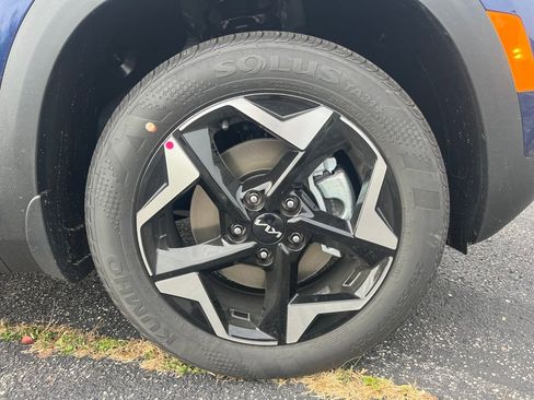 New 2026 Kia Seltos EX image 11