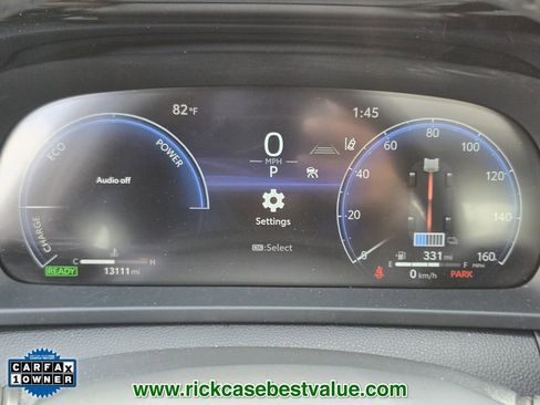 Used 2023 Toyota Crown Limited image 28