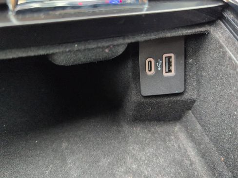 Used 2021 Lincoln Nautilus AWD image 27