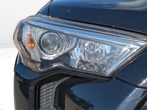 Used 2016 Toyota 4Runner SR5 Premium image 10