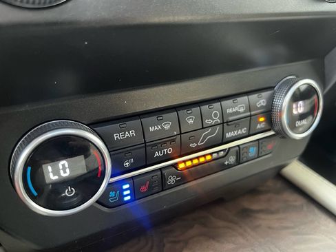 Used 2020 Ford Expedition Platinum AWD/4WD image 13