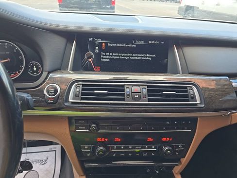 Used 2015 BMW 750Li xDrive AWD/4WD image 7