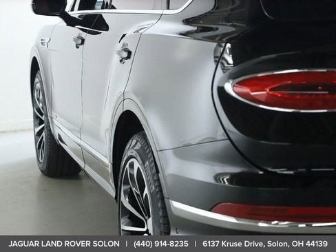 Used 2022 Bentley Bentayga image 6