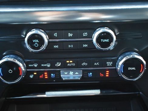 Used 2022 Ford F150 Lariat w/ Equipment Group 502A High image 35