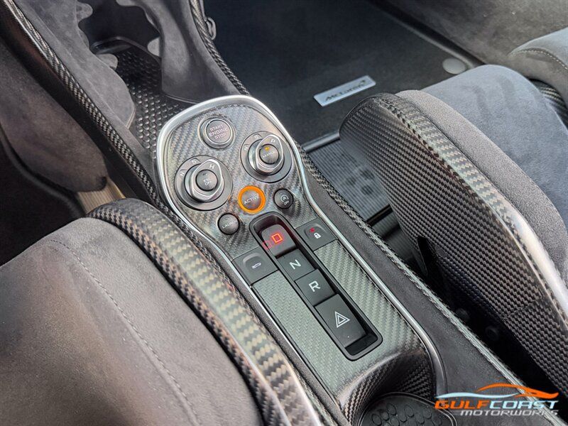 Used 2019 McLaren 600LT RWD image 19