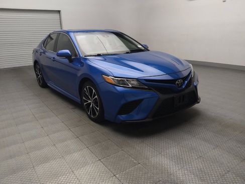 Used 2018 Toyota Camry SE w/ Moonroof Package image 13