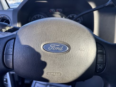 Used 2013 Ford E-250 and Econoline 250 w/ PWR Group image 25