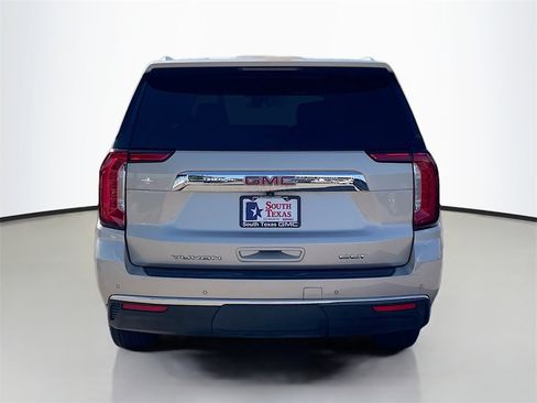 Used 2024 GMC Yukon XL SLT w/ SLT Luxury Package image 6