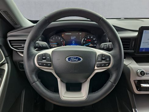 Used 2023 Ford Explorer XLT w/ Equipment Group 202A image 13
