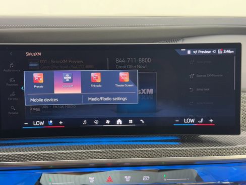 Used 2023 BMW i7 xDrive60 image 30