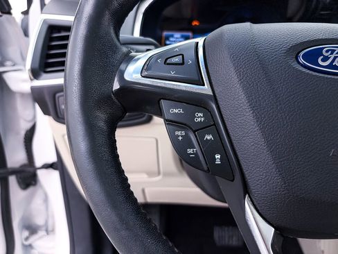 Used 2019 Ford Edge Titanium w/ Equipment Group 301A AWD/4WD image 32