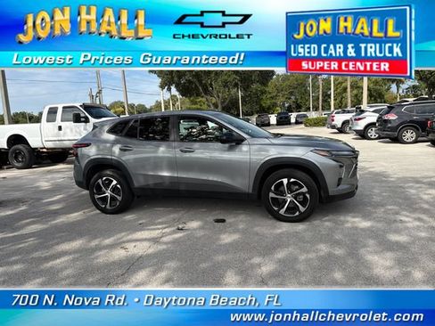 Used 2025 Chevrolet Trax RS w/ Driver Confidence Package FWD image 13