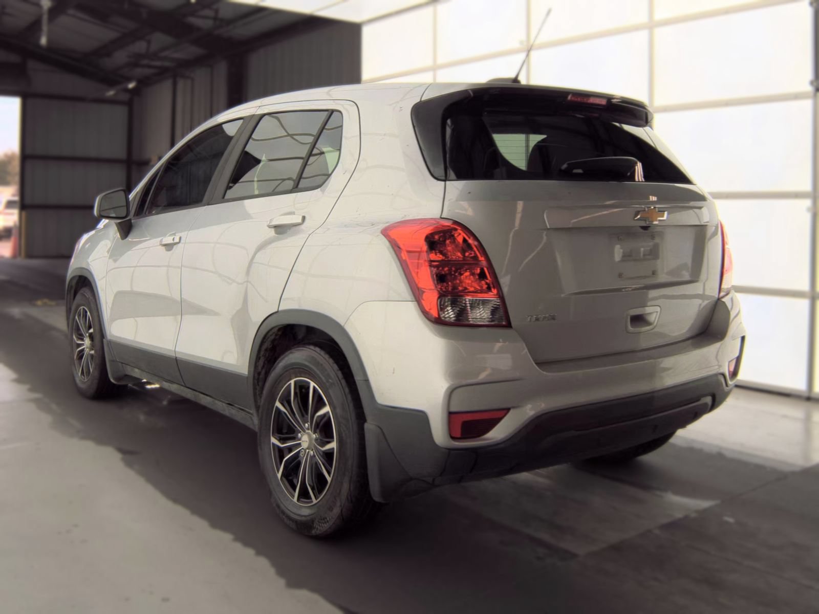 Used 2019 Chevrolet Trax LS w/ LPO, Protection Package FWD image 6
