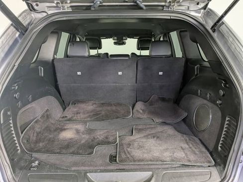 Used 2018 Jeep Grand Cherokee Altitude image 10