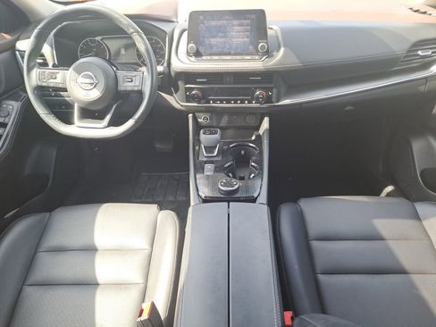 Used 2023 Nissan Rogue SV image 10