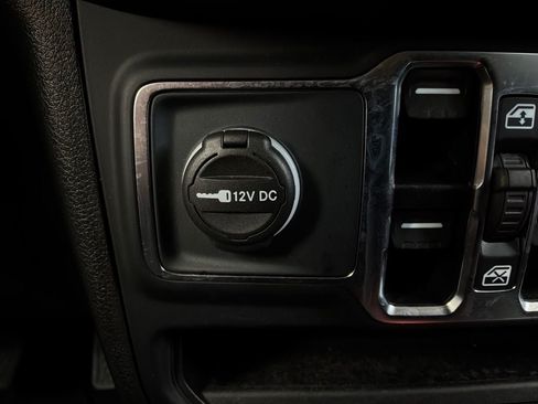 Used 2025 Jeep Wrangler Unlimited Sport AWD/4WD image 21