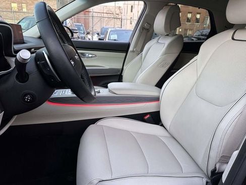 Used 2023 Genesis GV70 2.5T w/ Advanced Package image 19