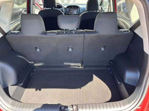 Used 2025 Kia Soul LX w/ LX Technology Package FWD image 25