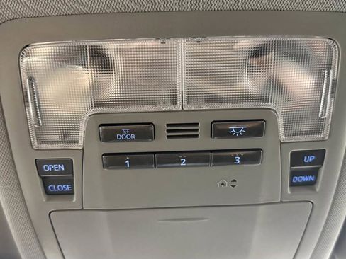 Used 2016 Toyota Highlander XLE FWD image 23