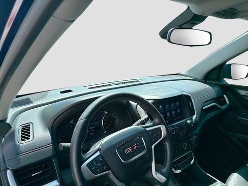 Used 2022 GMC Terrain SLT w/ LPO, 'HIT The Road' Package FWD image 11