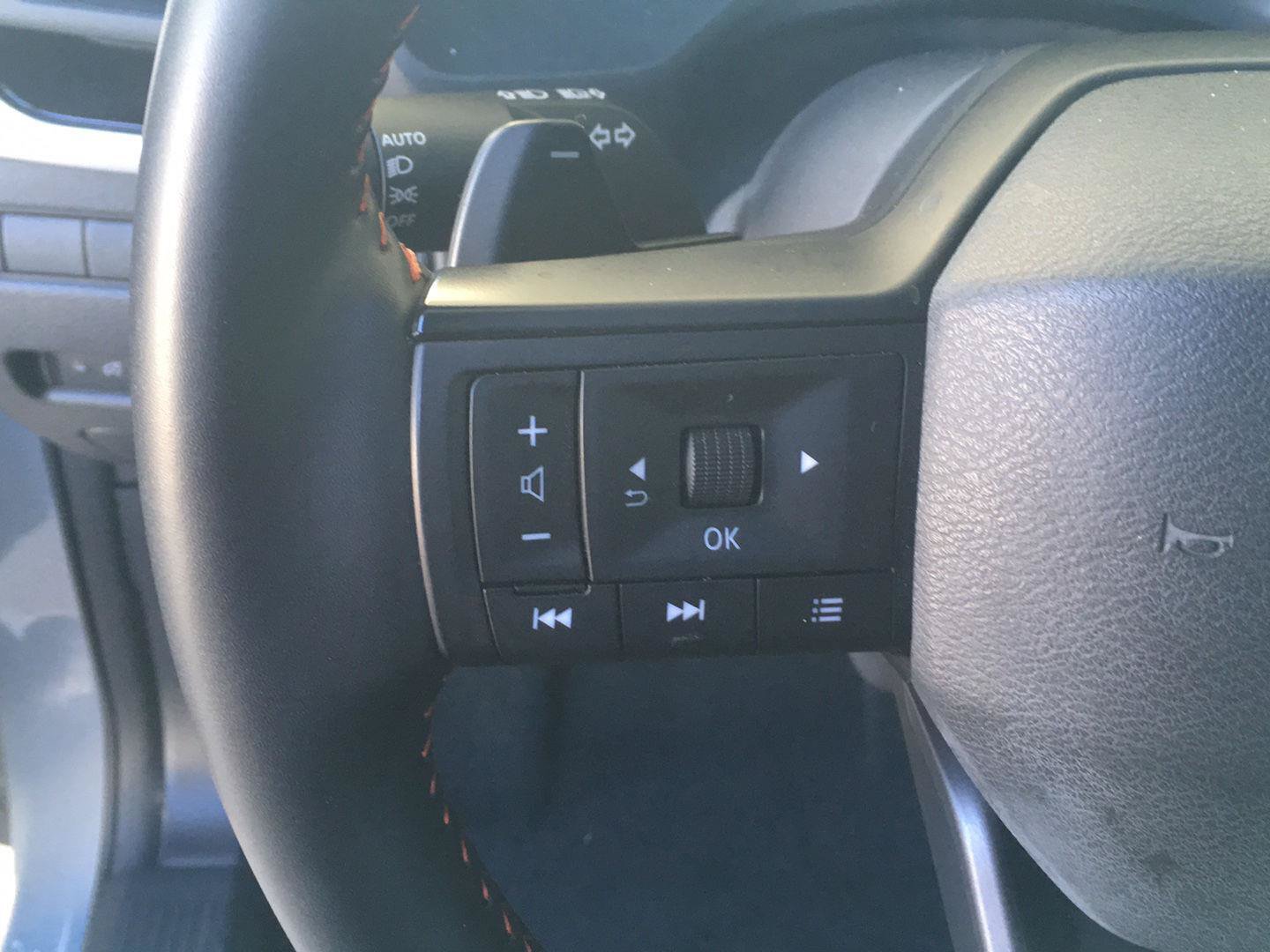 Used 2025 Nissan Rogue SV AWD/4WD image 16
