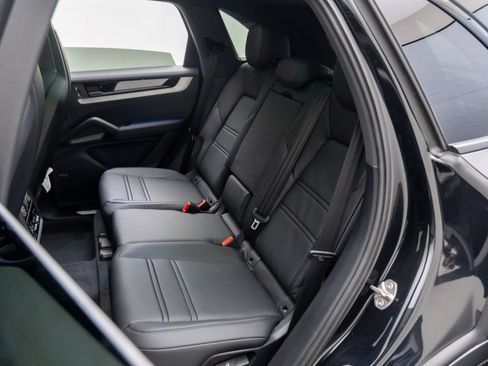 New 2026 Porsche Cayenne AWD/4WD image 18