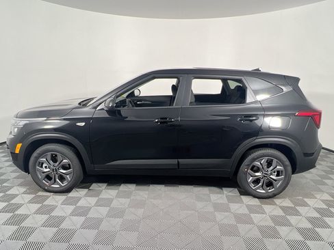 New 2026 Kia Seltos LX image 8