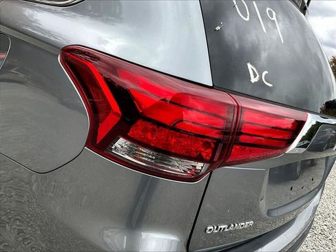 Used 2020 Mitsubishi Outlander SEL image 18