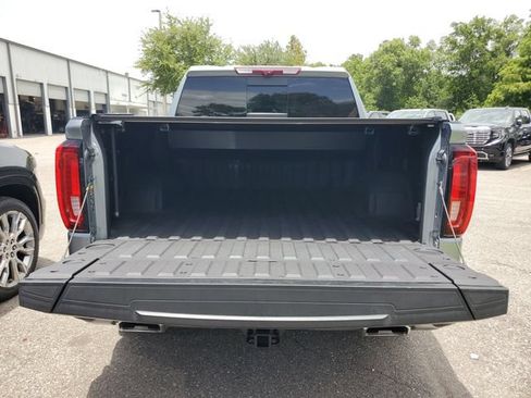 Used 2024 GMC Sierra 1500 Denali w/ Denali Reserve Package AWD/4WD image 9