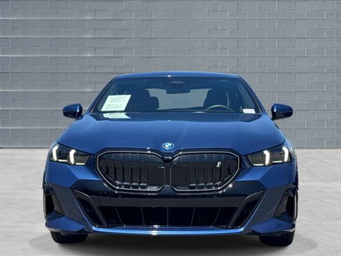 Used 2026 BMW i5 eDrive40 w/ M Sport Package AWD/4WD image 2