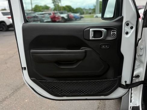 Used 2023 Jeep Wrangler Unlimited Rubicon 4xe w/ Cold Weather Group AWD/4WD image 12