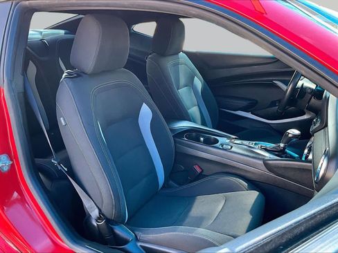 Used 2022 Chevrolet Camaro LT RWD image 9