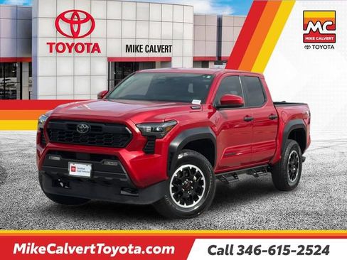 Used 2025 Toyota Tacoma TRD Off-Road AWD/4WD image 1