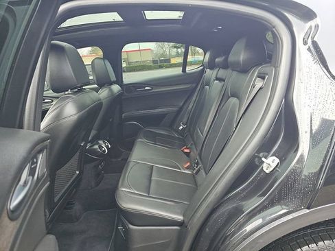 Used 2023 Alfa Romeo Stelvio Ti AWD/4WD image 10