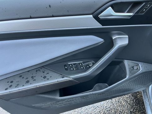 Used 2025 Volkswagen Jetta SE image 20