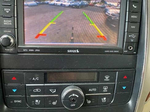 Used 2013 Jeep Grand Cherokee Limited w/ Luxury Group II image 17