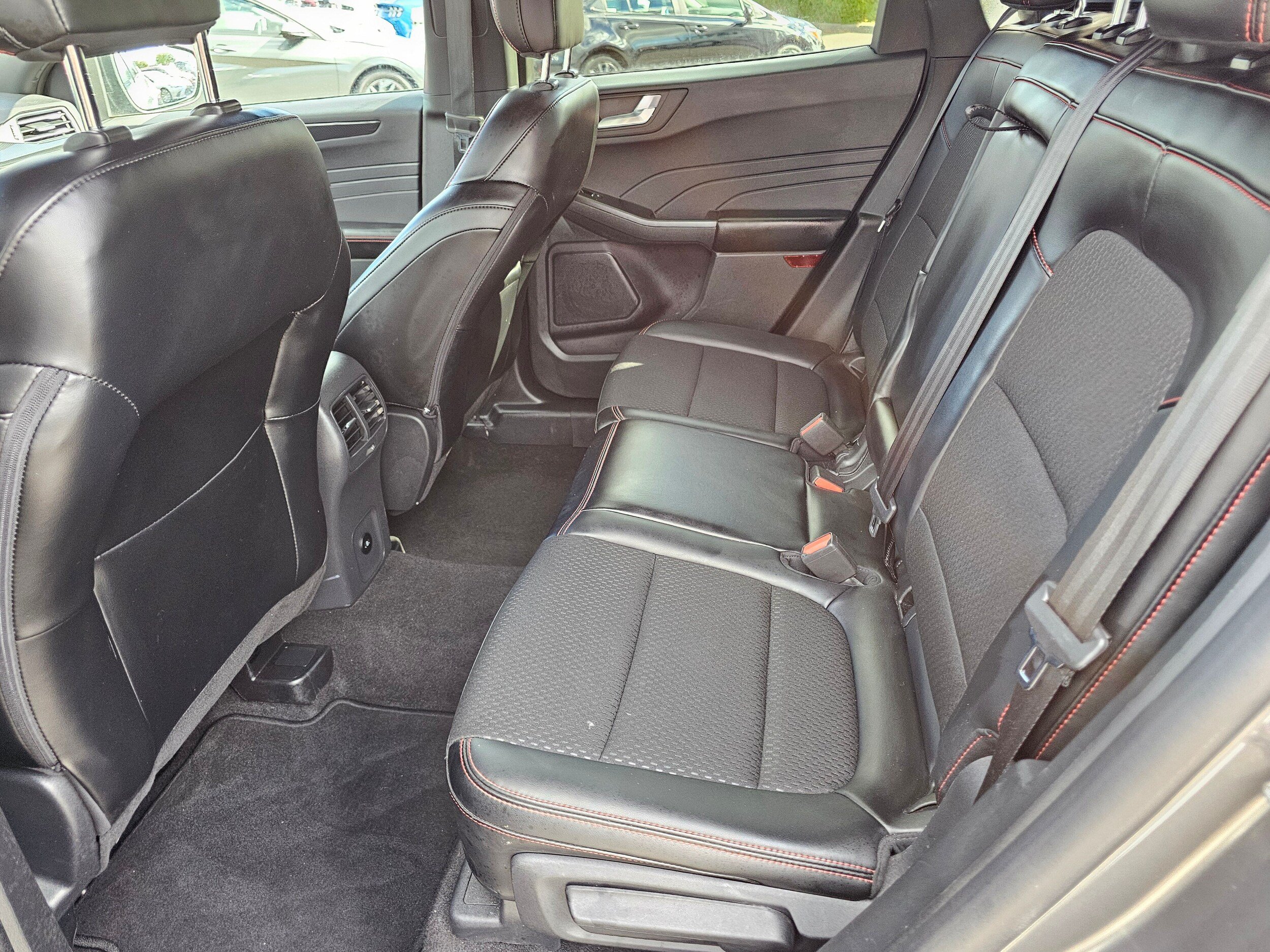 Used 2025 Ford Escape ST-Line AWD/4WD image 18