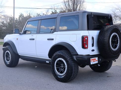 Used 2023 Ford Bronco Badlands AWD/4WD image 9