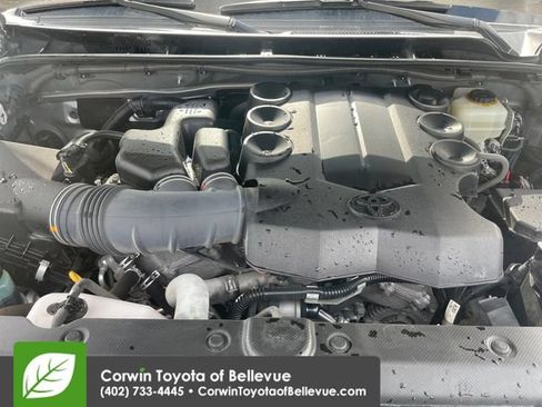 Used 2017 Toyota 4Runner TRD Off-Road AWD/4WD image 29