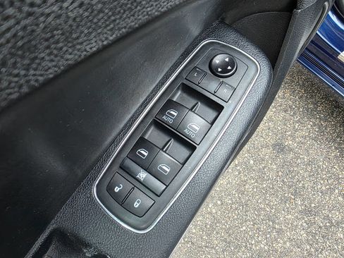 Used 2014 Dodge Charger SE w/ Sport Appearance Group image 10