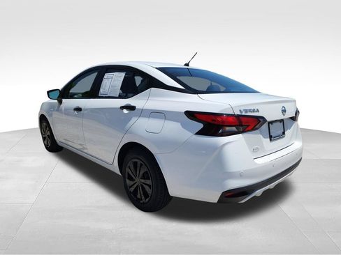 Used 2022 Nissan Versa S FWD image 9