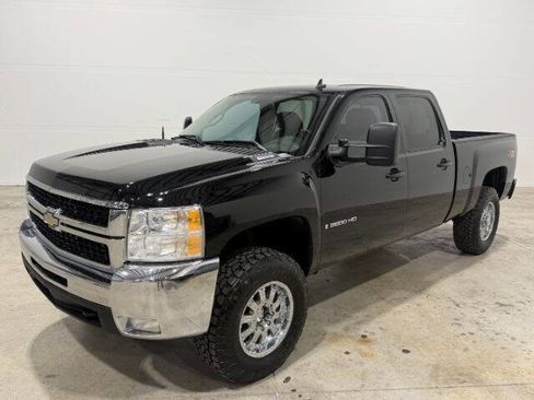 Used 2008 Chevrolet Silverado 2500 LTZ w/ Suspension Package, Off-Road image 2