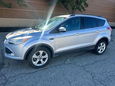 Used 2014 Ford Escape SE w/ Equipment Group 201A FWD image 8