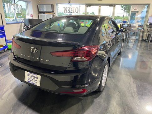 Used 2020 Hyundai Elantra SE FWD image 8