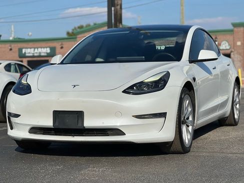 Used 2021 Tesla Model 3 Standard Range Plus image 9