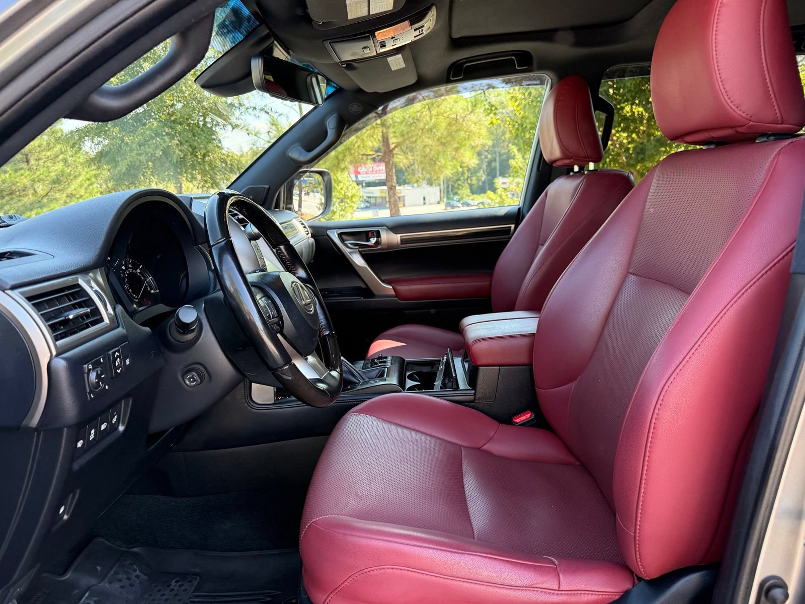 Used 2021 Lexus GX 460 Premium w/ Accessory Package AWD/4WD image 35